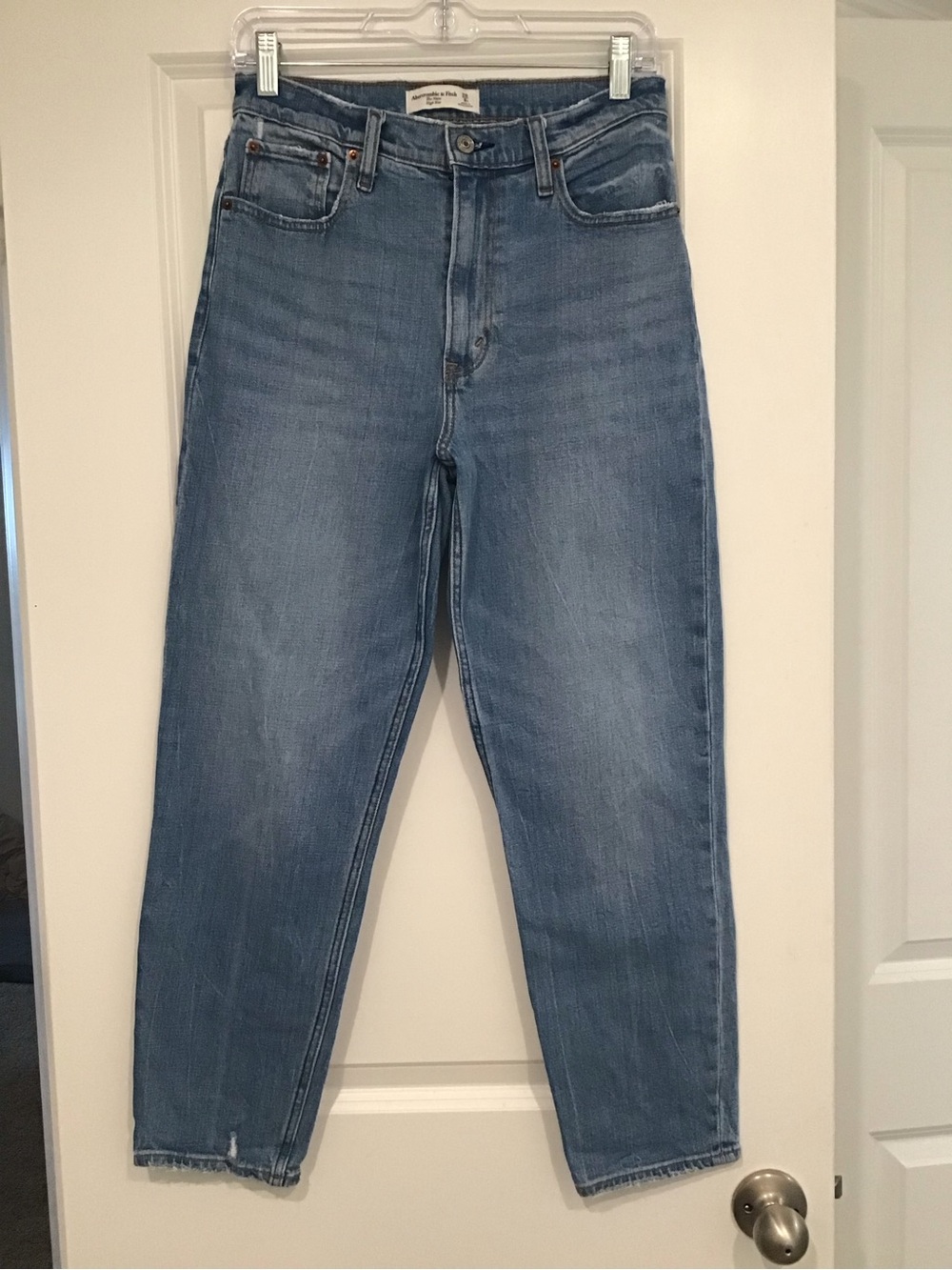 Abercrombie & Fitch The Mom High Rise Jeans